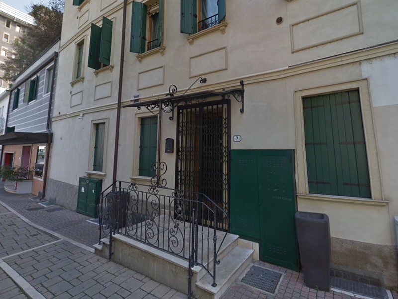 Immobile commerciale in Vendita a Padova, 473'000€, 318 m²