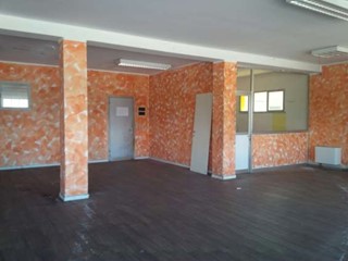 Immobile commerciale in Vendita a Fiume Veneto, 368'000€, 760 m²