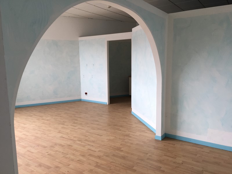 Immobile commerciale in Vendita a Due Carrare, 165'000€, 265 m²