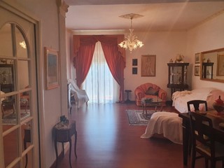 Appartamento in Vendita a Reggio Calabria, 260'000€, 230 m²