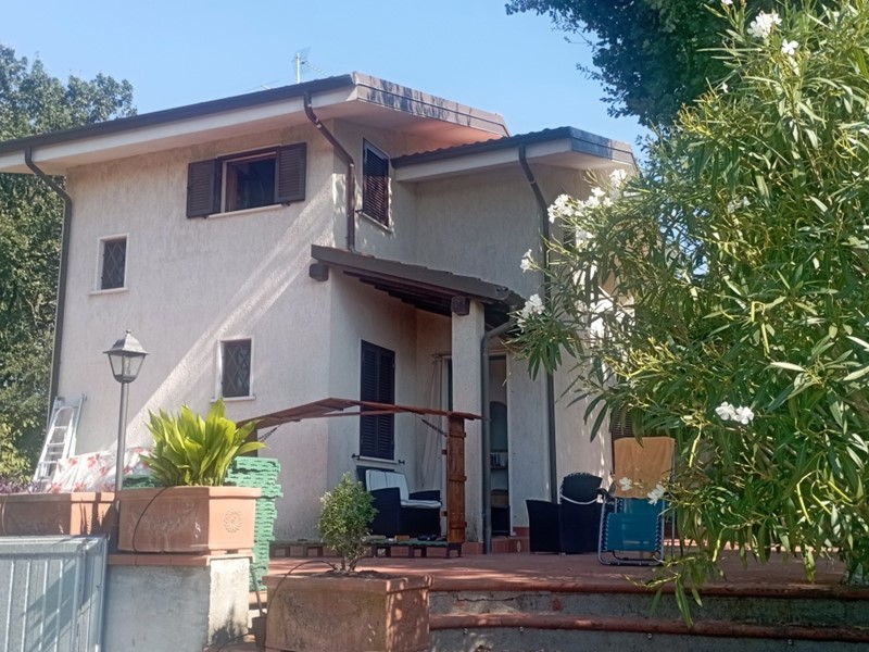 Casa Indipendente in Vendita a Massarosa, zona Gualdo, 220'000€, 100 m²