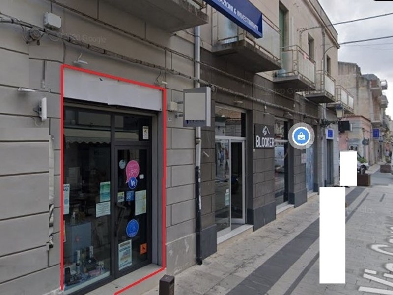 Immobile commerciale in Vendita a Vittoria, zona Via Cavour, 70'000€, 70 m²