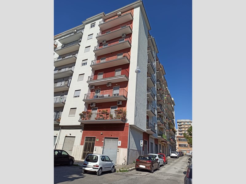 Trilocale in Vendita a Taranto, zona rione italia, 85'000€, 96 m²