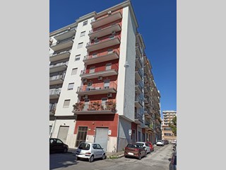 Trilocale in Vendita a Taranto, zona rione italia, 85'000€, 96 m²