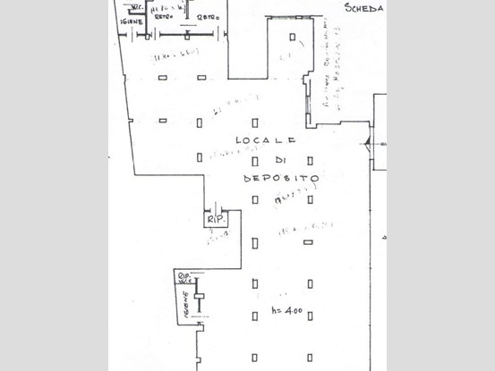 Immobile commerciale in Vendita a Taranto, 350'000€, 1500 m²