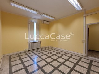 Ufficio in Affitto a Lucca, zona Sant'Anna, 520€, 40 m²