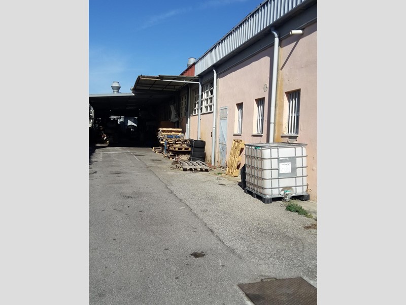 Capannone in Vendita a San Miniato, 170'000€, 380 m²