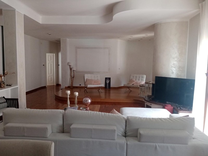 Attico in Vendita a Aulla, 250'000€, 220 m², arredato