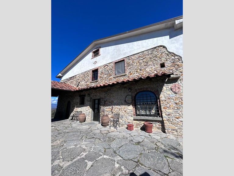 Casa Indipendente in Vendita a Fivizzano, zona Magliano, 320'000€, 300 m², arredato