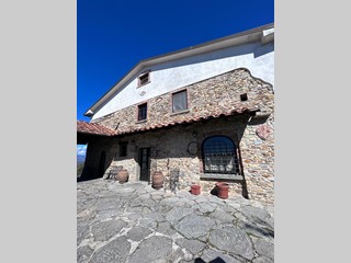 Casa Indipendente in Vendita a Fivizzano, zona Magliano, 320'000€, 300 m², arredato