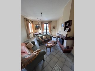 Casa Semi Indipendente in Vendita a Aulla, 170'000€, 120 m², arredato, con Box