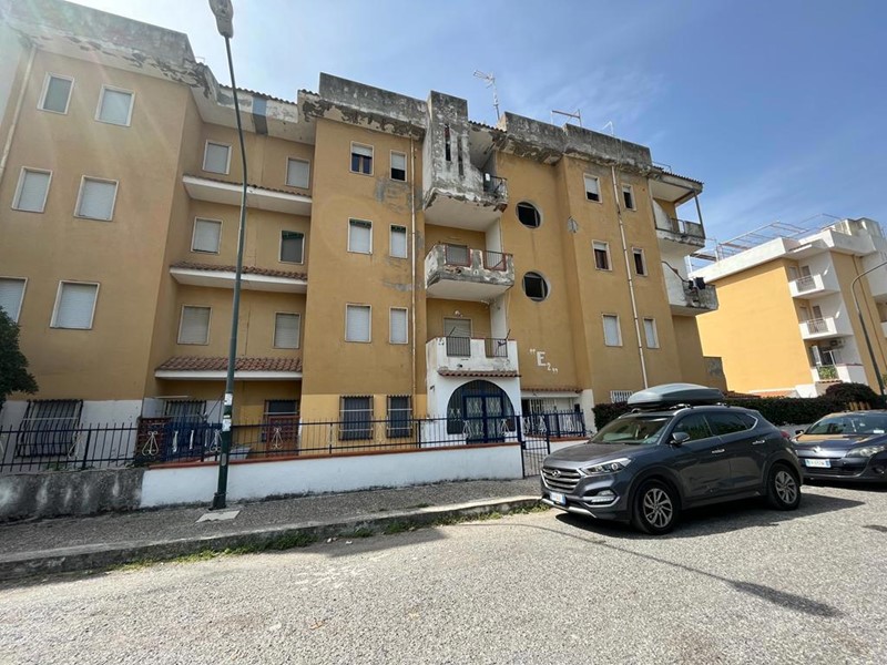 Trilocale in Vendita a Scalea, 32'000€, 45 m², arredato
