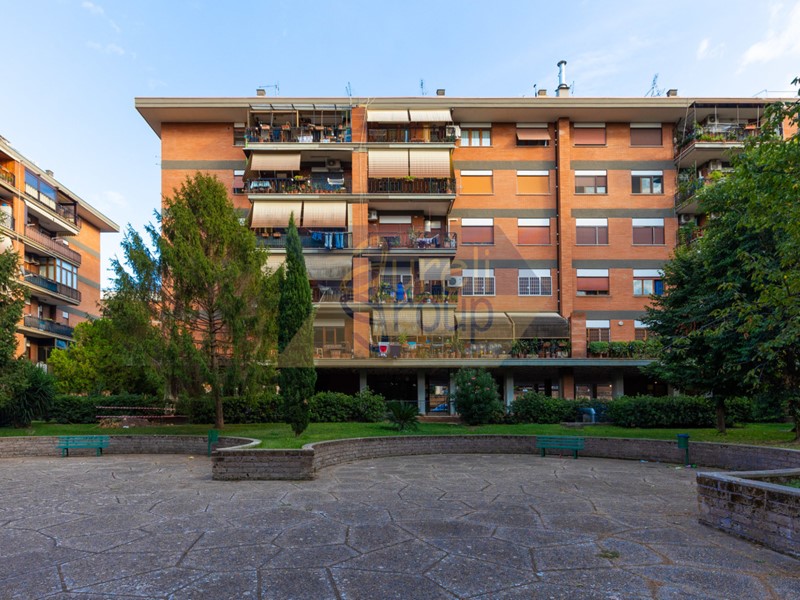 Trilocale in Vendita a Roma, zona Statuario, 359'000€, 100 m²