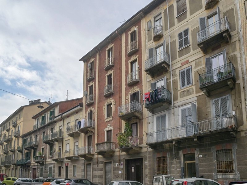 Trilocale in Vendita a Torino, zona Barriera Milano, 59'000€, 65 m²