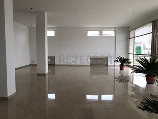 Immobile commerciale in Affitto a Bassano del Grappa, zona Marchesane, 750€, 140 m²