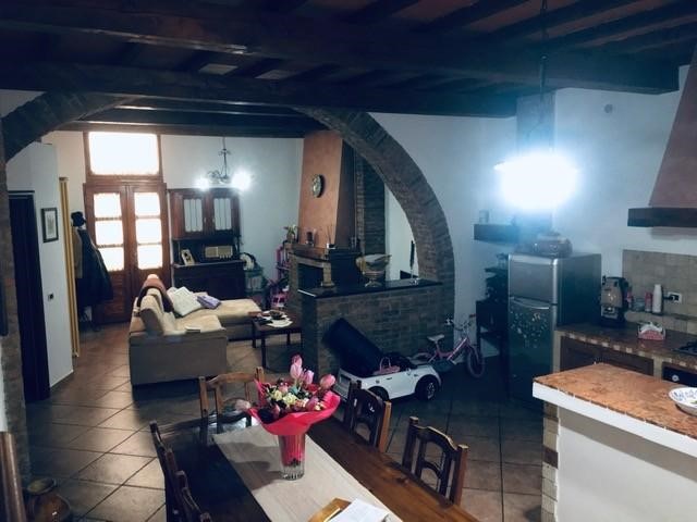 Casa Indipendente in Vendita a Cascina, zona San Frediano a Settimo, 179'000€, 145 m²