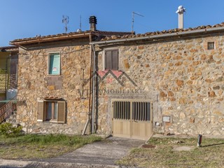 Casa Semi Indipendente in Vendita a Pomarance, zona Micciano, 60'000€, 90 m², con Box
