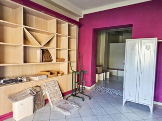 Immobile commerciale in Vendita a San Giuliano Terme, zona Pontasserchio, 45'000€, 55 m²