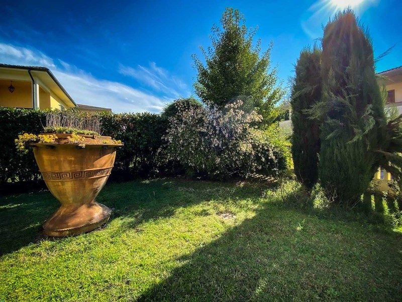 Villa in Vendita a Castelfranco di Sotto, 700'000€, 300 m², arredato