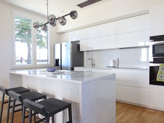 Appartamento in Vendita a Lucca, zona Centro storico, 1'200'000&euro;, 290 m², arredato, con Box