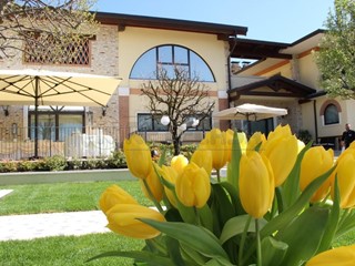 Immobile commerciale in Affitto a Fara Vicentino, 2000 m²