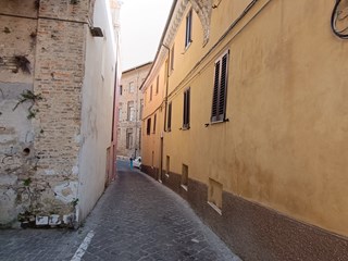 Appartamento in Vendita a Ancona, zona Storica, 130'000€, 68 m²