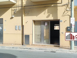 Negozio in Affitto a Bagheria, 500€, 50 m²