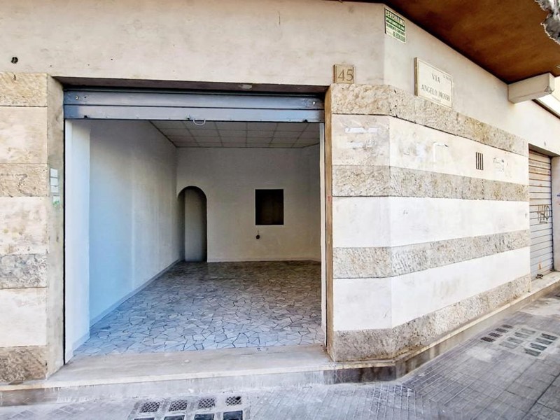 Negozio in Vendita a Roma, 39'000€, 44 m²