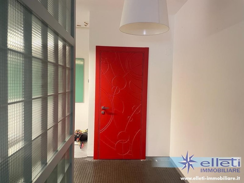 Ufficio in Vendita a Massa, 140'000&euro;, 67 m²