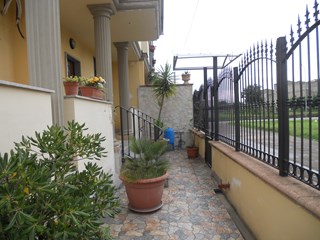 Villa in Vendita a Macerata Campania, zona Caturano, 380'000€, 350 m²