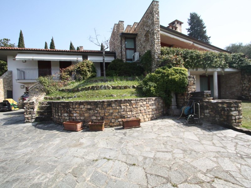 Villa in Vendita a Lucca, zona Pieve Santo Stefano, 1'300'000€, 500 m², con Box