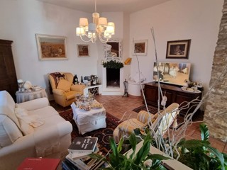 Villa in Vendita a Pisa, zona Coltano, 580'000€, 220 m², arredato, con Box