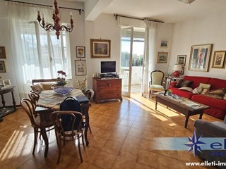 Quadrilocale in Vendita a Massa, 250'000€, 92 m², arredato