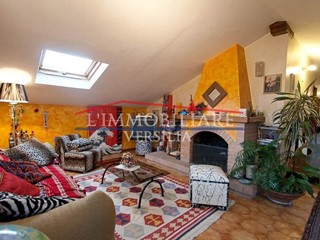 Appartamento in Vendita a Seravezza, zona Pozzi, 200'000&euro;, 90 m², arredato