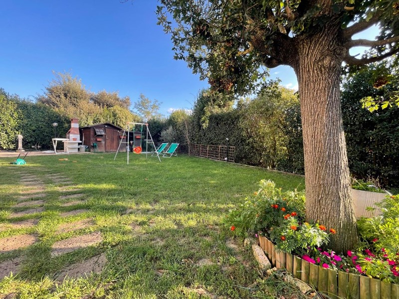 Casa Indipendente in Vendita a Crespina Lorenzana, 315'000€, 160 m²