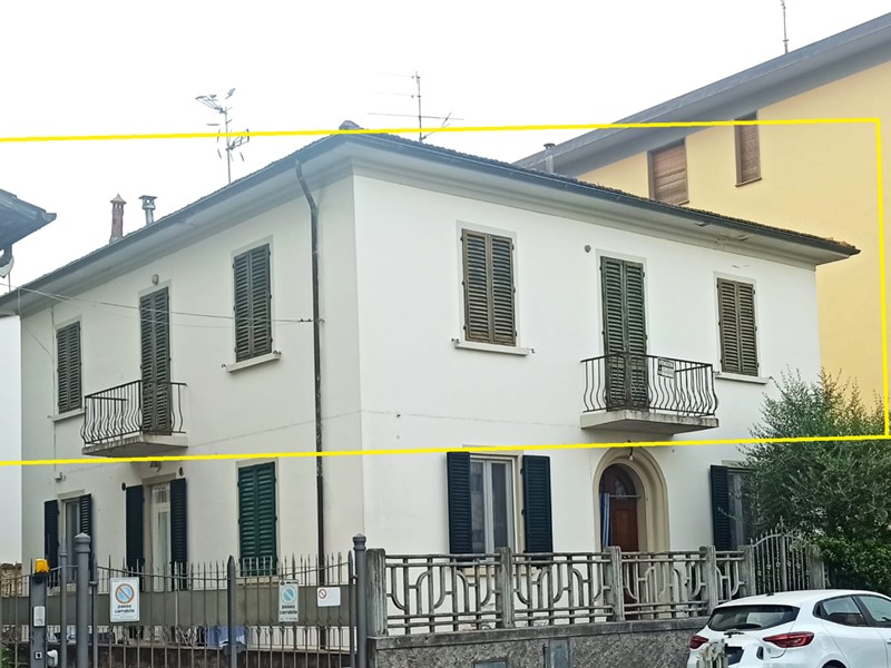 Appartamento in Vendita a Pistoia, 240'000€, 120 m², con Box