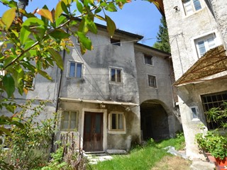 Casa Semi Indipendente in Vendita a Valdagno, zona Novale, 8'000€, 118 m²