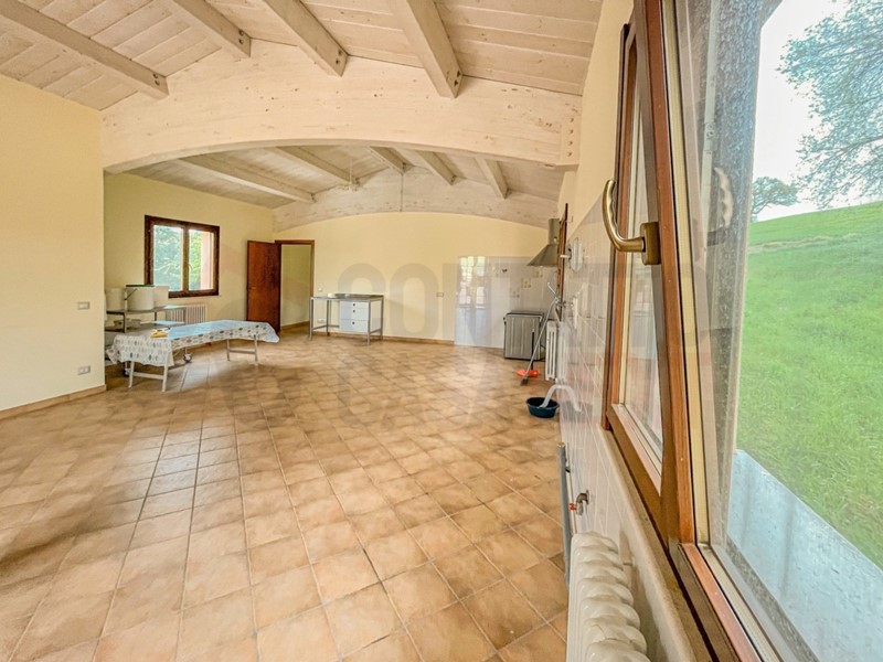 Casa Indipendente in Vendita a Castelplanio, 225'000€, 230 m²