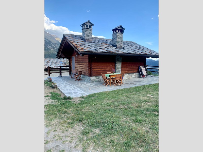 Casa Indipendente in Affitto a Ayas, zona Barmasc, 1'500&euro;, 100 m², arredato