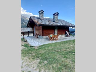 Casa Indipendente in Affitto a Ayas, zona Barmasc, 1'500&euro;, 100 m², arredato