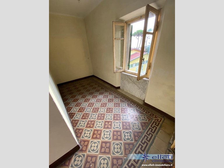 Appartamento in Vendita a Massa, 149'000€, 120 m²