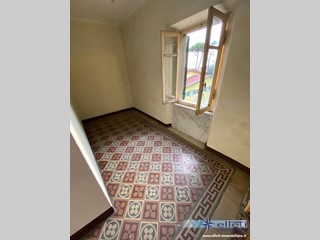 Appartamento in Vendita a Massa, 149'000€, 120 m²