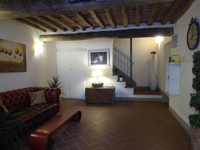 Casa Indipendente in Vendita a Lucca, 600'000€, 200 m², arredato