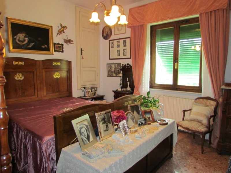 Villa in Vendita a Lucca, zona San Macario In Piano, 550'000€, 240 m², arredato, con Box