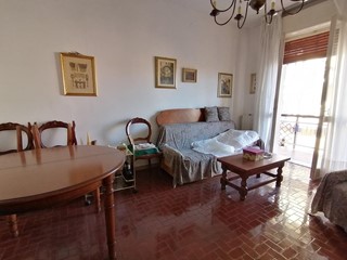 Appartamento in Vendita a Carrara, zona Marina di Carrara, 170'000€, 95 m²