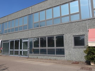 Immobile commerciale in Affitto a Valsamoggia, zona Bazzano, 2'400€, 580 m²