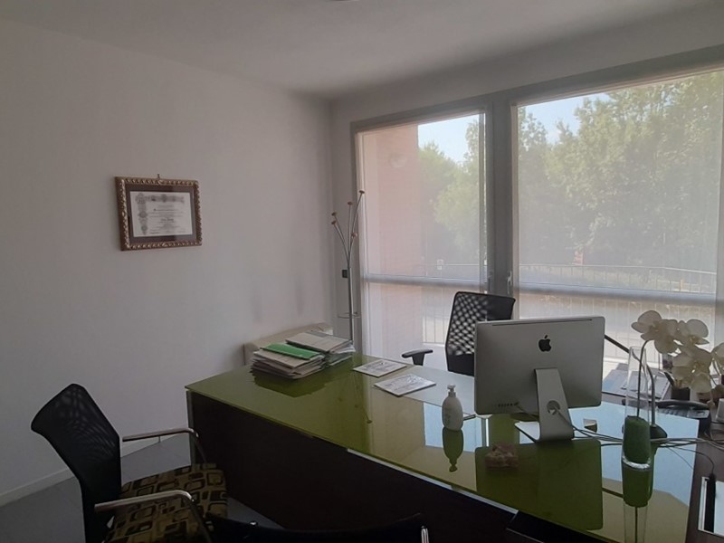 Ufficio in Vendita a Reggio Emilia, zona Gardenia, 155'000€, 80 m²