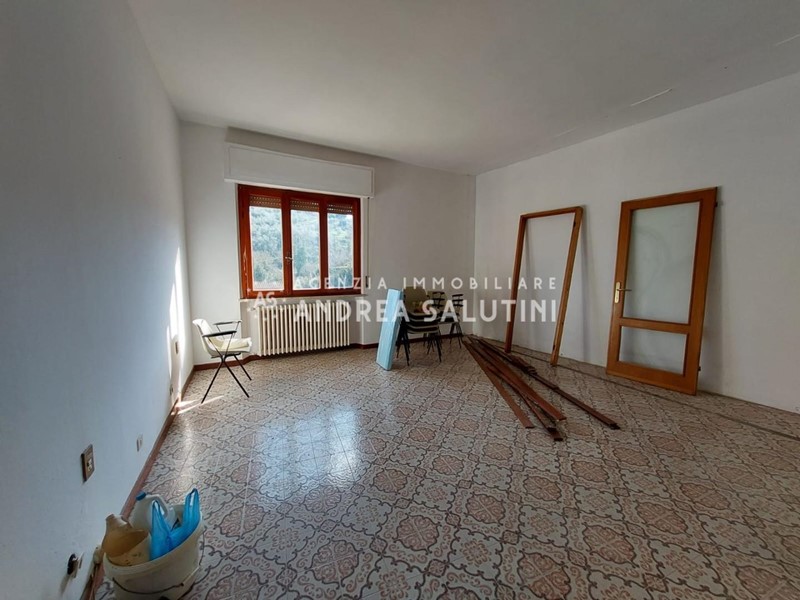 Appartamento in Vendita a Buti, 175'000€, 180 m², con Box