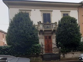 Casa Indipendente in Vendita a Fucecchio, 390'000€, 250 m², con Box