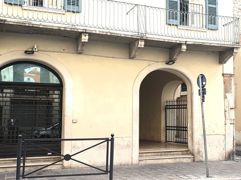 Ufficio in Affitto a Brescia, zona CENTRO CITTA', 1'800€, 115 m²